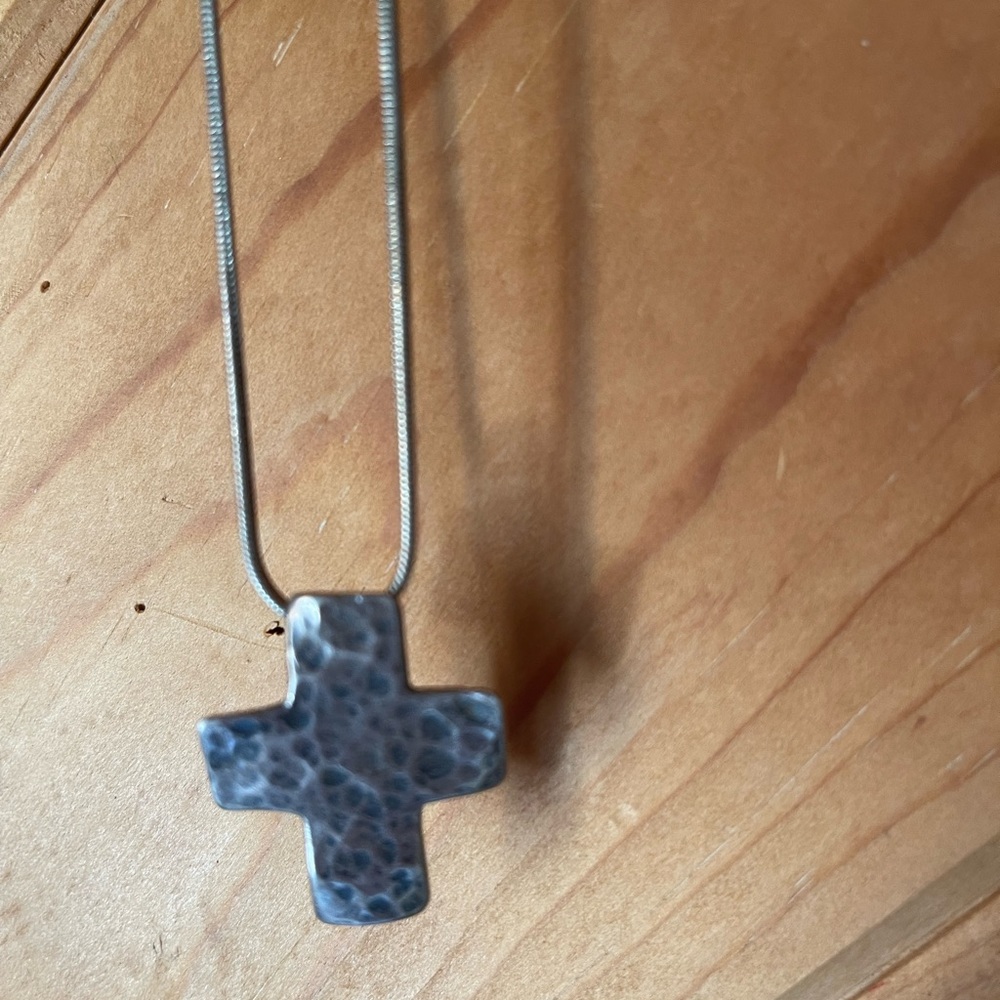 Silpada, hammered cross w/chain. Worn only a few times . Needs polishing